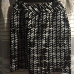 Sz 8 polyester skirt